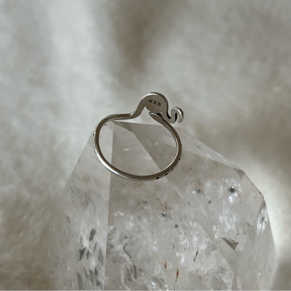 🤍 euc | delicate silver serpent ring - Picture 4 of 5